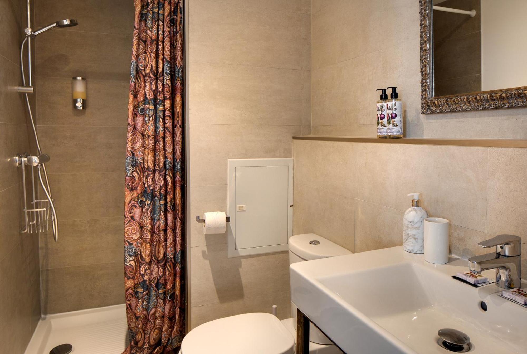 La Maison Des Augustins 4 Stars Spa Et Fitness 아비뇽 객실 사진